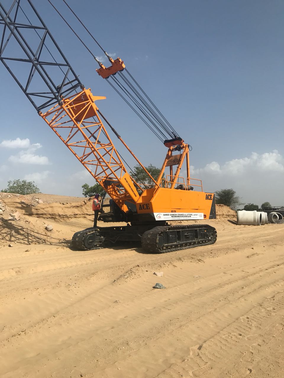Crawler Cranes in neemrana